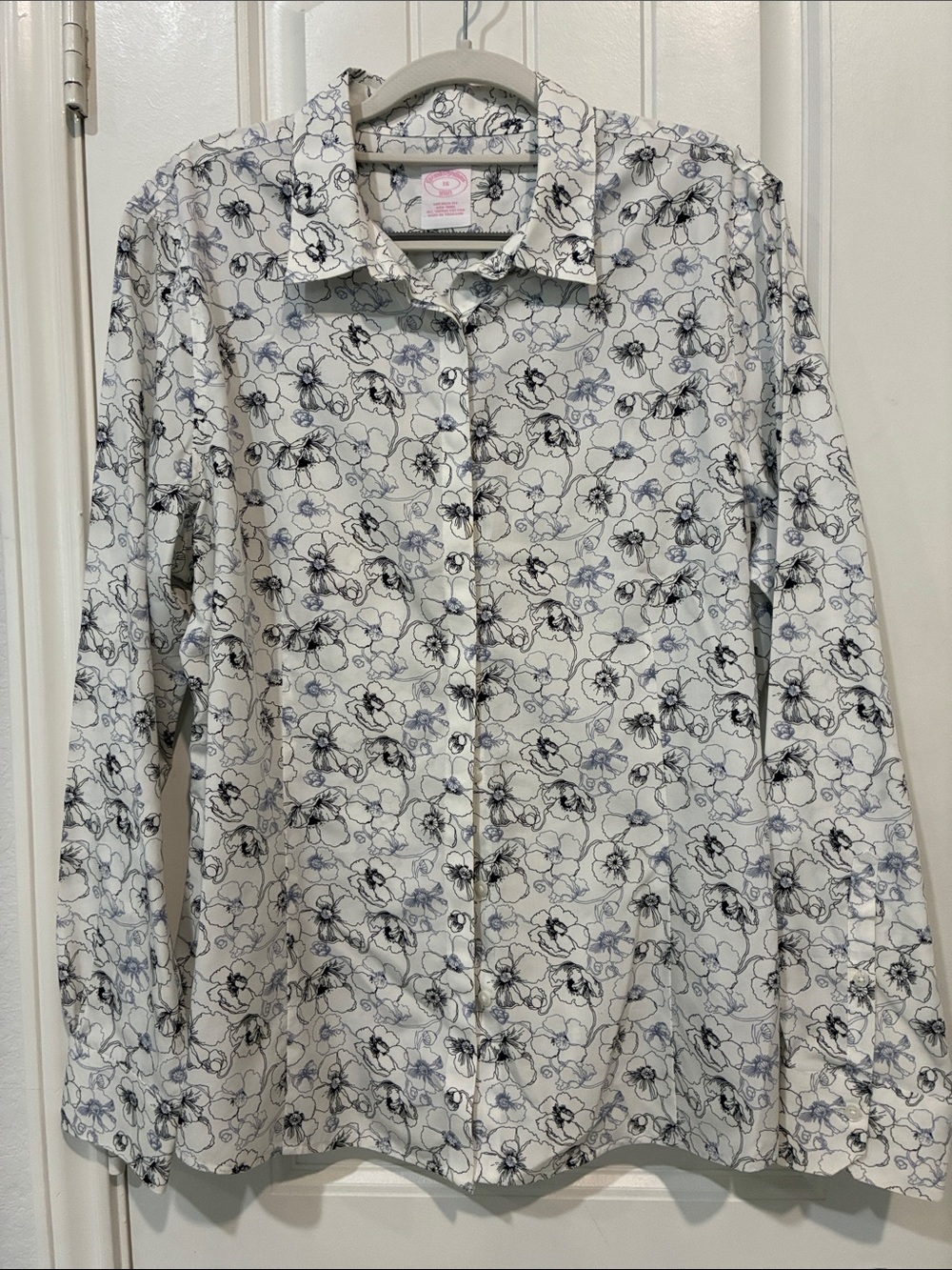 Brooks Brothers Long-Sleeve women blouse underarm to underarm 22 “ length 27 “